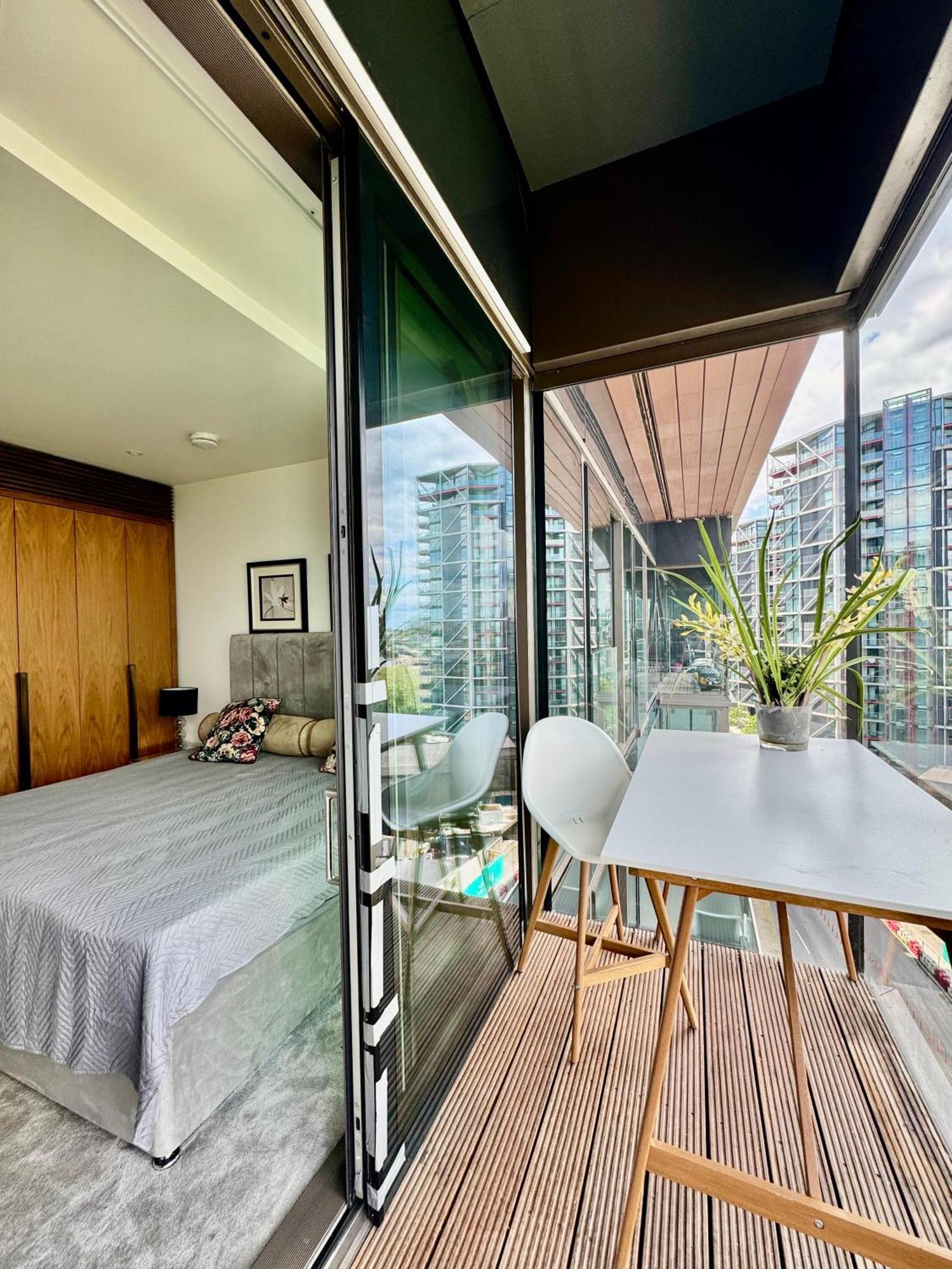 River Panorama Central London 2 Bedroom New Development エクステリア 写真